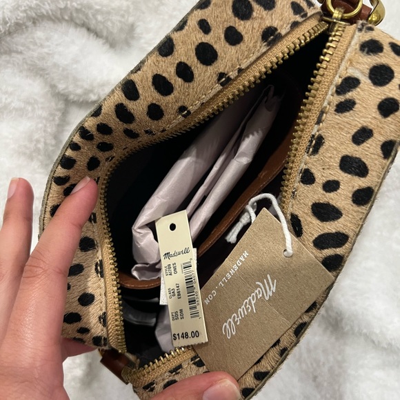 Madewell Transport Camera bag in dotted calf hair edition - Picture 7 of 7